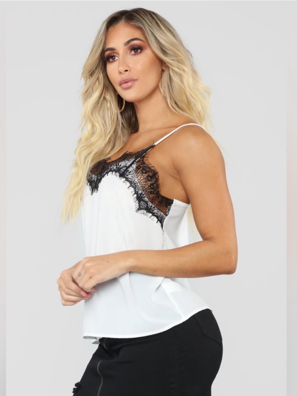 ☀️ Fashion Nova ☀️ white blouse with black lace
